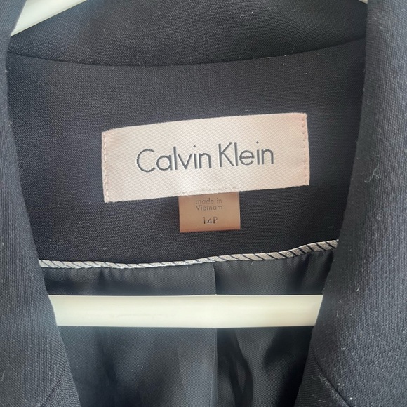 Calvin Klein women’s blazer. - Picture 3 of 4